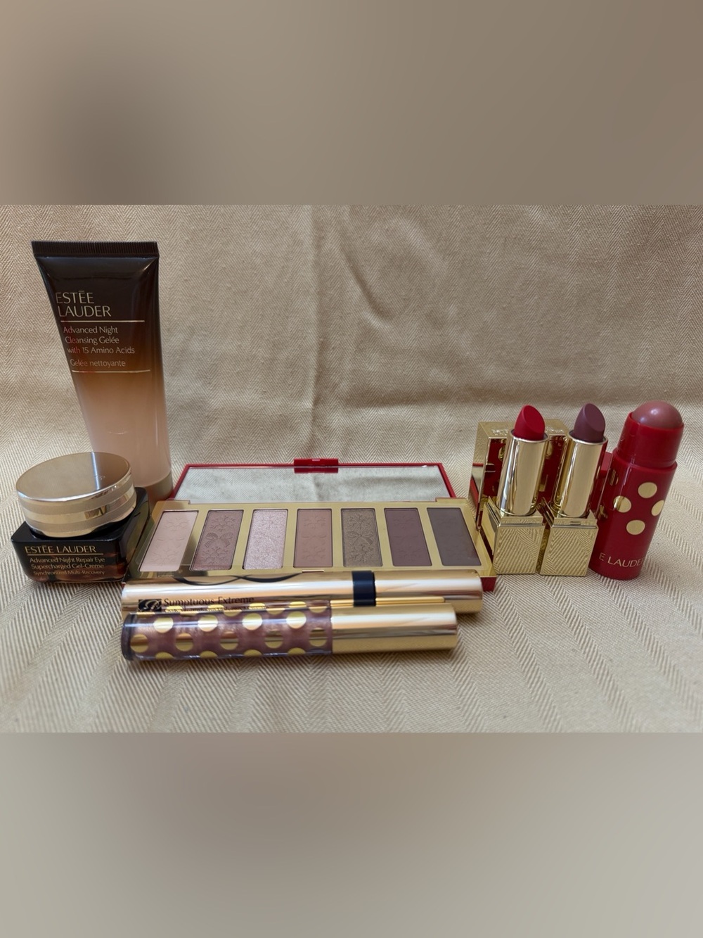 2025 Estée Lauder GLOW Block Buster limited edition make up set